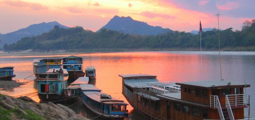 Утро на реке Меконг в Луанг Прабанг, Лаос. Фото www.en.wikipedia.org
