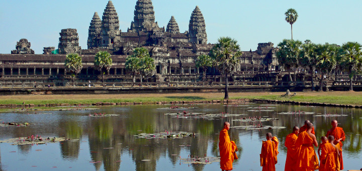 Лучшие отели рядом с Ангкор-Ват (Angkor Wat) - гигантский индуистский храмовый комплекс в Камбоджеen. Фото www.wikipedia.org