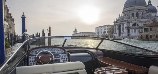 Аренда яхты, катеров в Италии, Венеция - отель "Gritti Palace", катер «Il Doge»